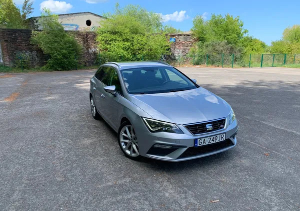 samochody osobowe Seat Leon cena 58000 przebieg: 214000, rok produkcji 2018 z Gdynia